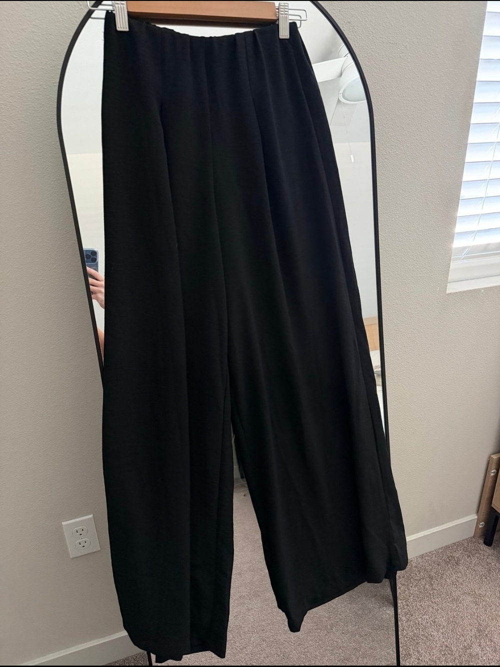 Zara Black Wide-Leg Women's Pants